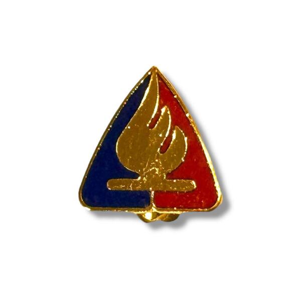 Campfire Girls Membership Pin Girls Gold Tone Blue Red Enamel - Picture 1 of 5
